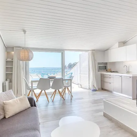 Exclusive Position Front Line Calau Apartament Calella De Palafrugell